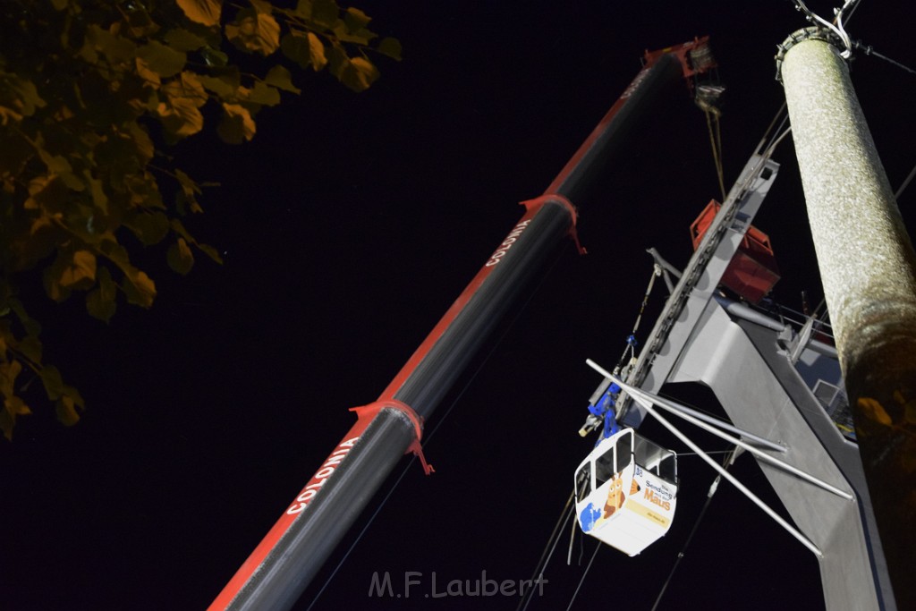 Koelner Seilbahn Gondel blieb haengen Koeln Linksrheinisch P881.JPG - Miklos Laubert